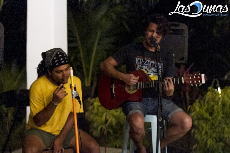 Hostal Las Dunas Surf Resort - Hostel