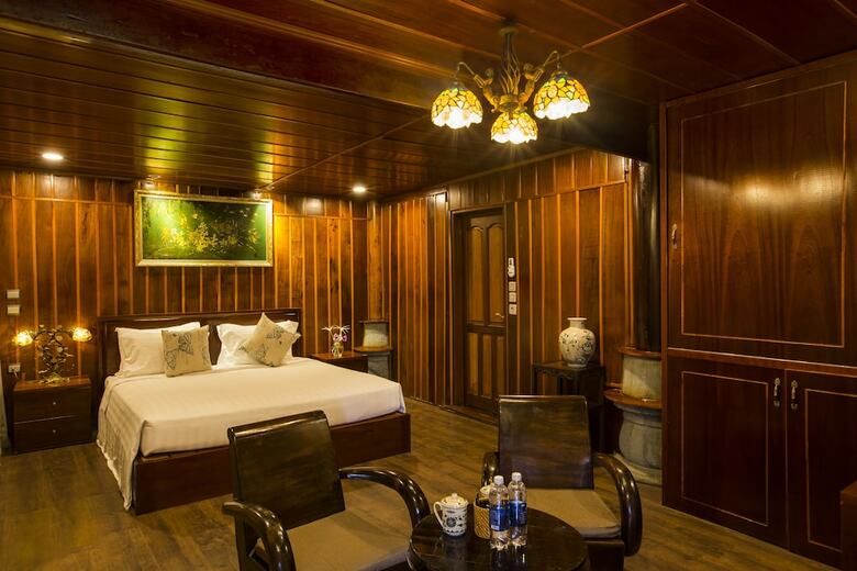 Hotel Saigon Riverside Retreat