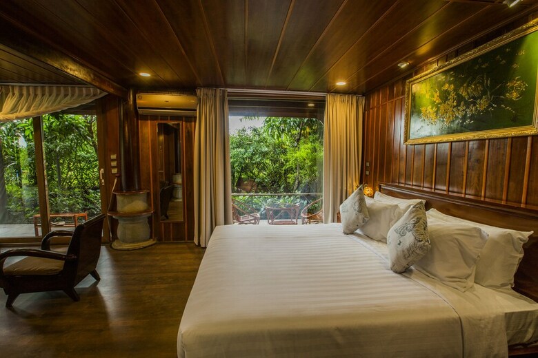 Hotel Saigon Riverside Retreat