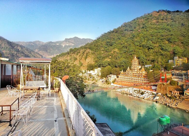 Hotel Ishan A Riverside Retreat