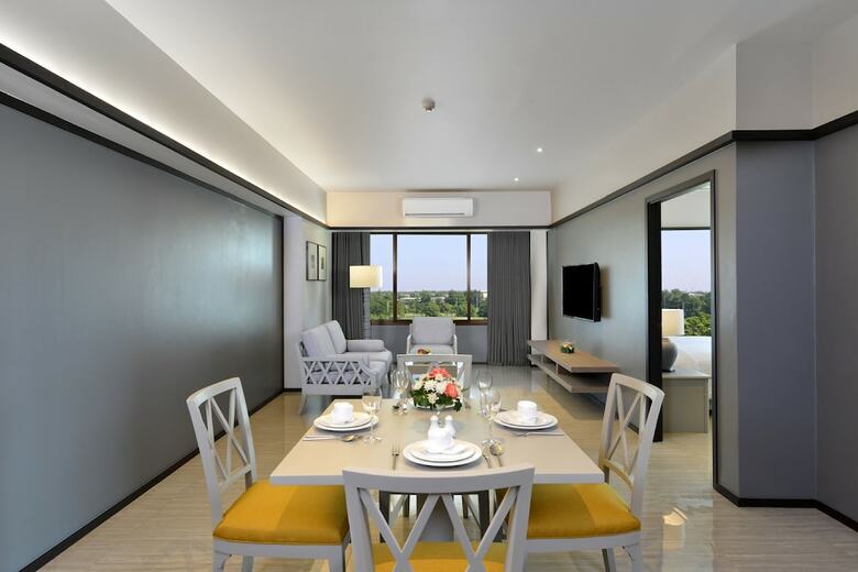 Tinidee Hotel At Bangkok Golf Club
