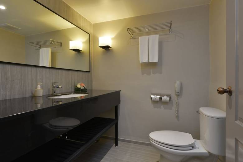 Tinidee Hotel At Bangkok Golf Club