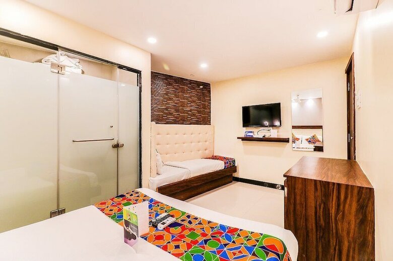Hotel Garden Creek Residency