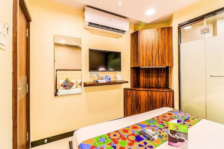 Hotel Garden Creek Residency