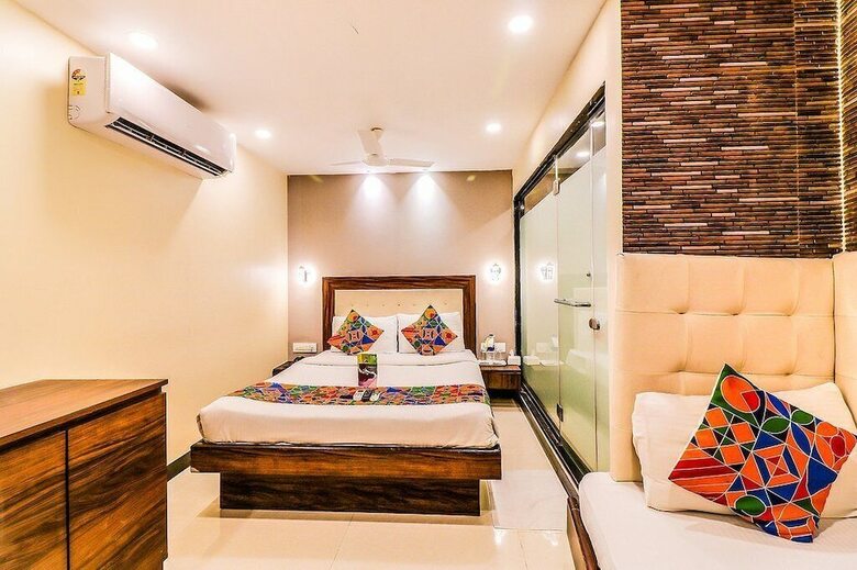 Hotel Garden Creek Residency