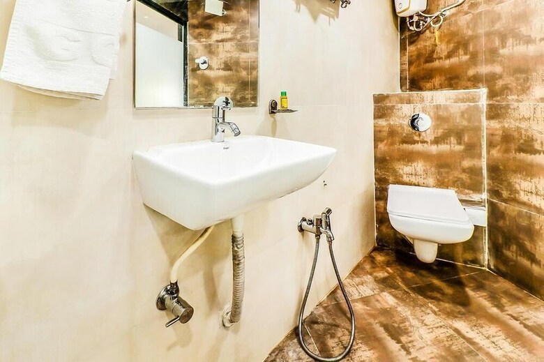 Hotel Garden Creek Residency