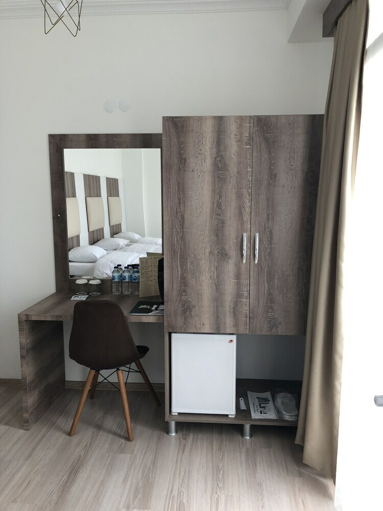 Bed & Breakfast Line Suite Hotel