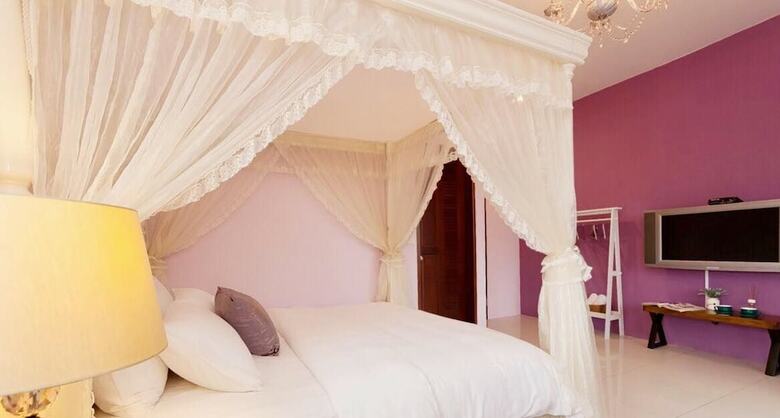 Bed & Breakfast Annong White House