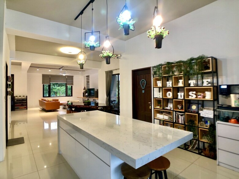 Bed & Breakfast Annong White House
