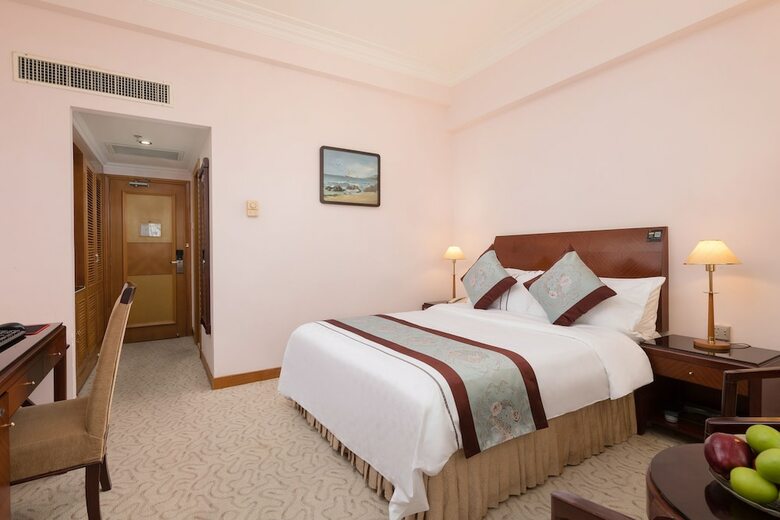 Xinyuan Hot Spring Hotel