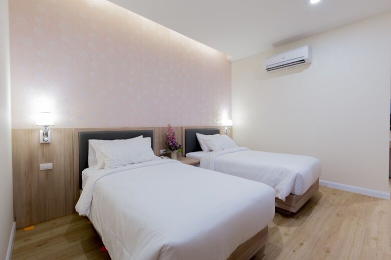 Leela Orchid Hotel