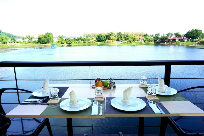 Hotel The Lake Chalong Resort