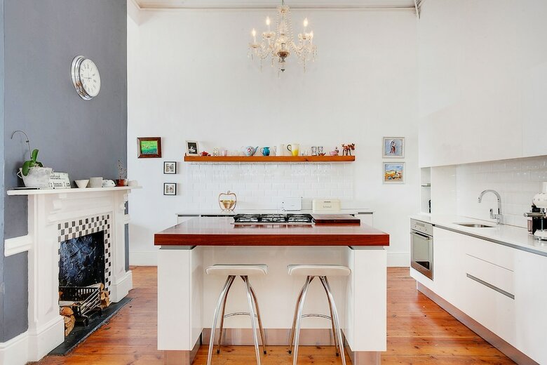 Victorian House On The Atlantic Seaboard