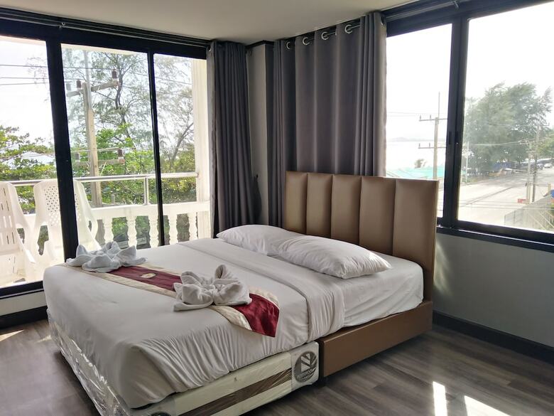Pimpimarn Beach Hotel