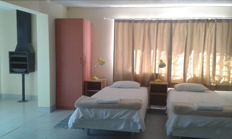 Hotel Pioneers Self Catering