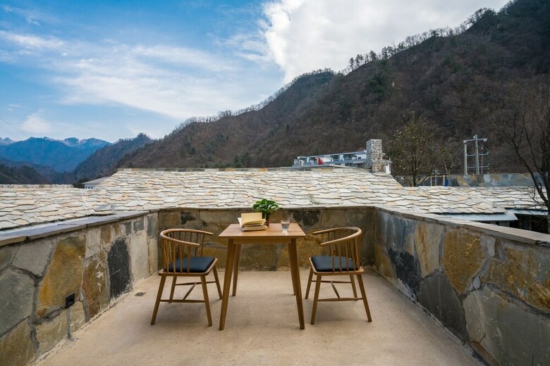 Posada Wuhua Yishu Shouzhuo Park
