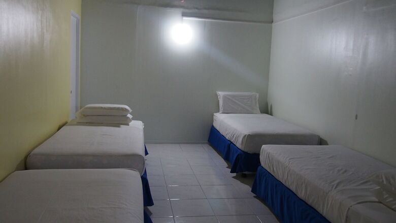 Hostal Sunday Hostel