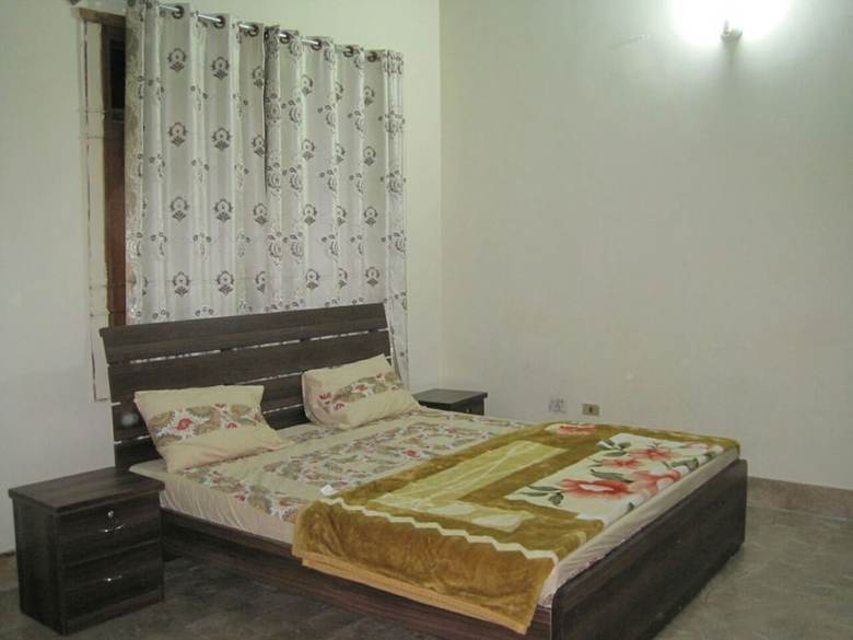 Hotel Luxurious Guest House