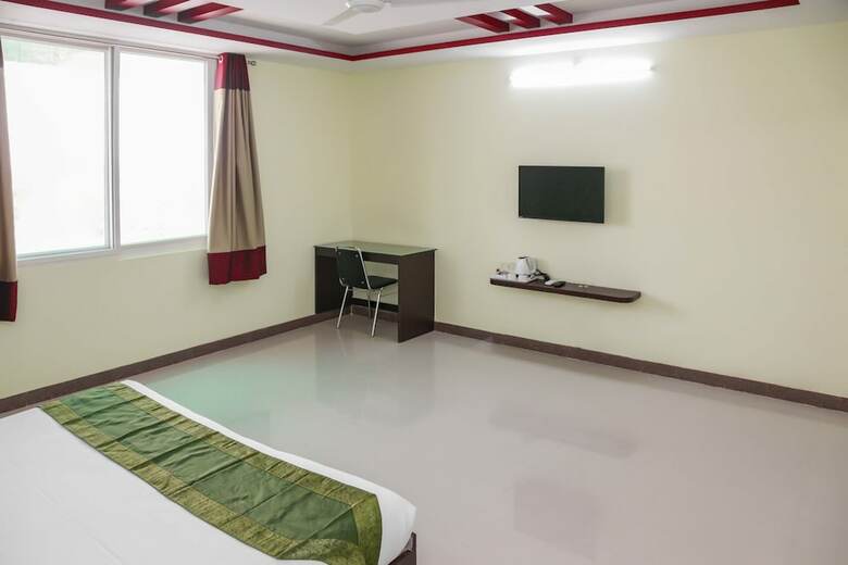 Hotel Treebo Trip Annaya Royals Lucknow