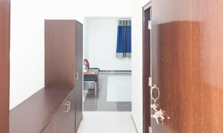 Hotel Treebo Trip Annaya Royals Lucknow