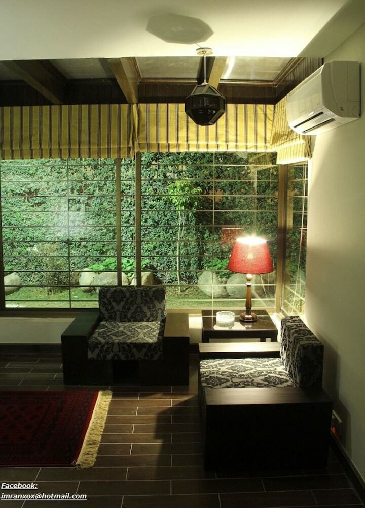 Hotel Larish Residency