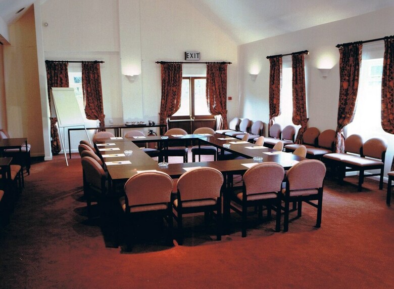 Best Western Cedars Hotel