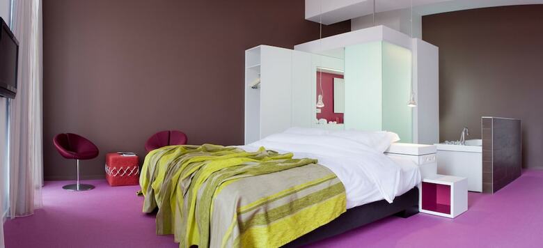Eburon Hotel - Different Hotels