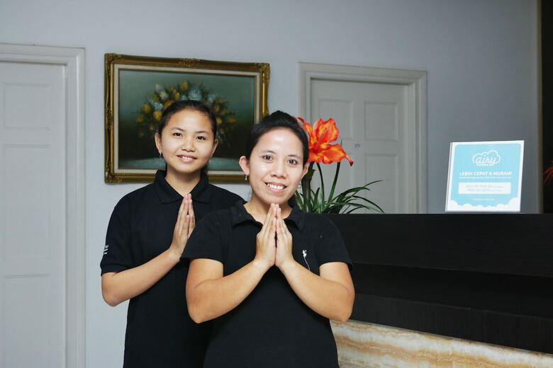 Hotel Airy Eco Bsd Anggrek Serat Ah 15 Tangerang Selatan