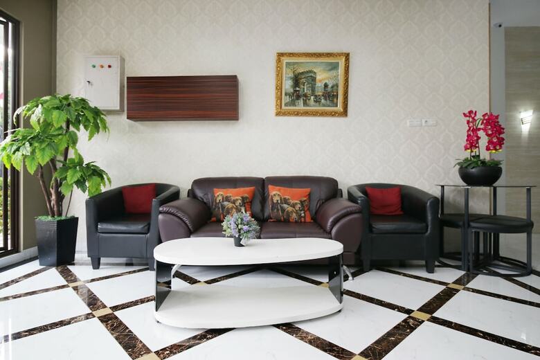 Hotel Airy Eco Bsd Anggrek Serat Ah 15 Tangerang Selatan