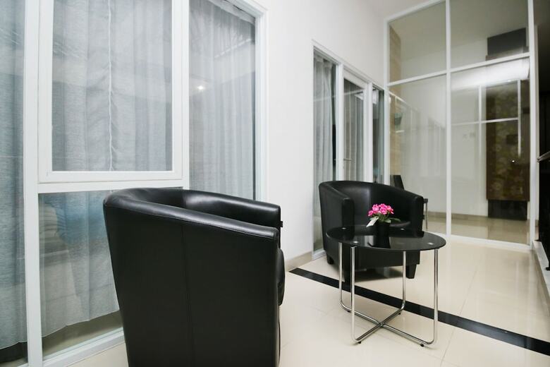 Hotel Airy Eco Bsd Anggrek Serat Ah 15 Tangerang Selatan
