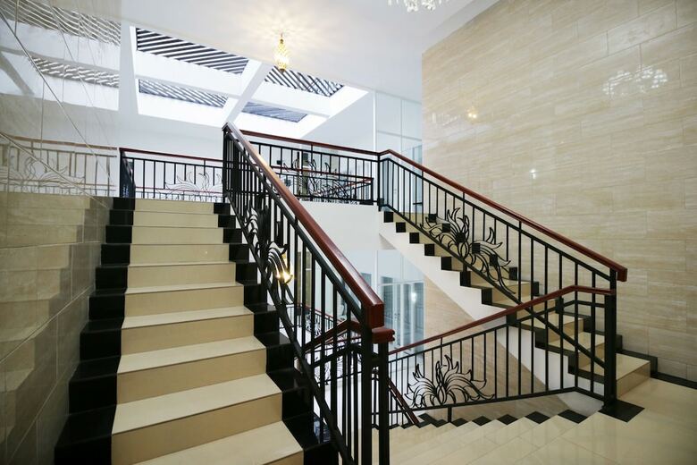 Hotel Airy Eco Bsd Anggrek Serat Ah 15 Tangerang Selatan