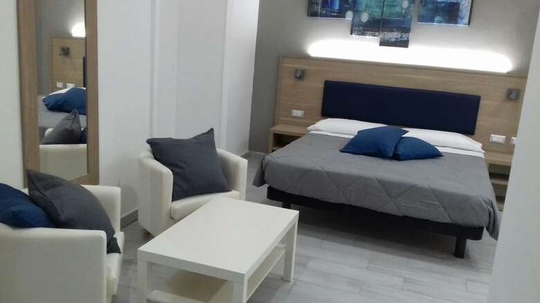 Hotel New Moon Guesthouse