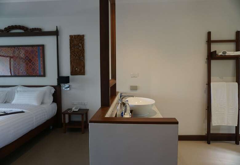 Hotel Bansaeo Garden And Resort