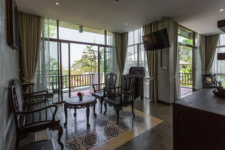 Hotel Bansaeo Garden And Resort