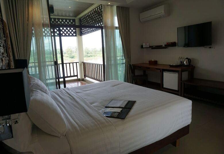 Hotel Bansaeo Garden And Resort