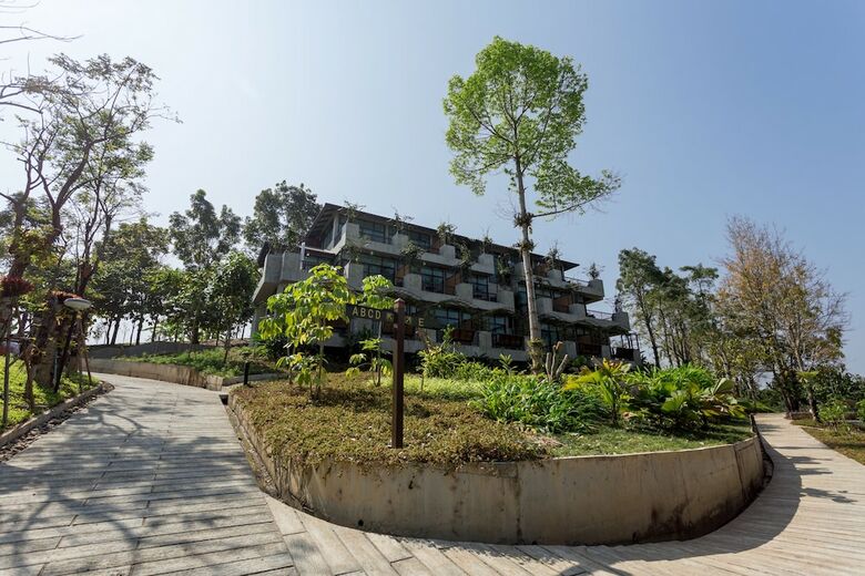 Hotel Bansaeo Garden And Resort