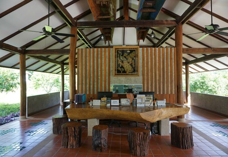 Hotel Bansaeo Garden And Resort