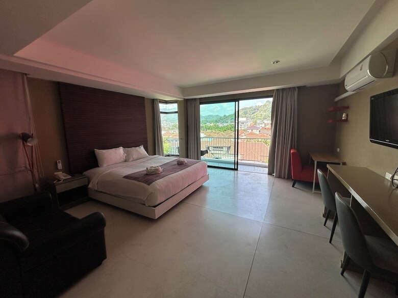 Moxi Boutique Hotel