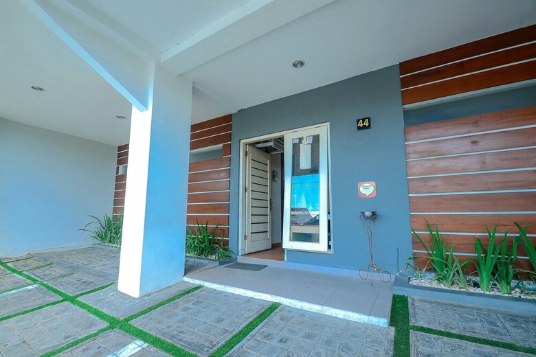 Hotel Airy Sumber Pajajaran Utara Satu 44 Solo
