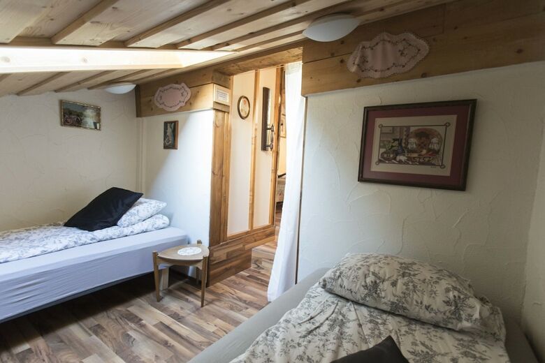 Raven's Bed And Breakfast