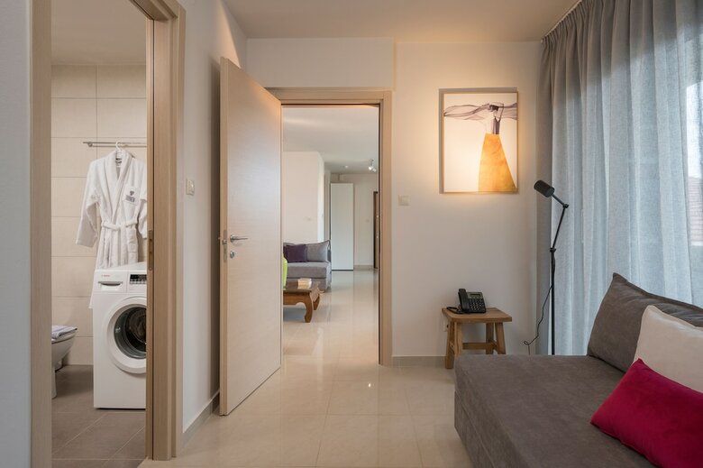 Trianon Luxury Apartments & Suites