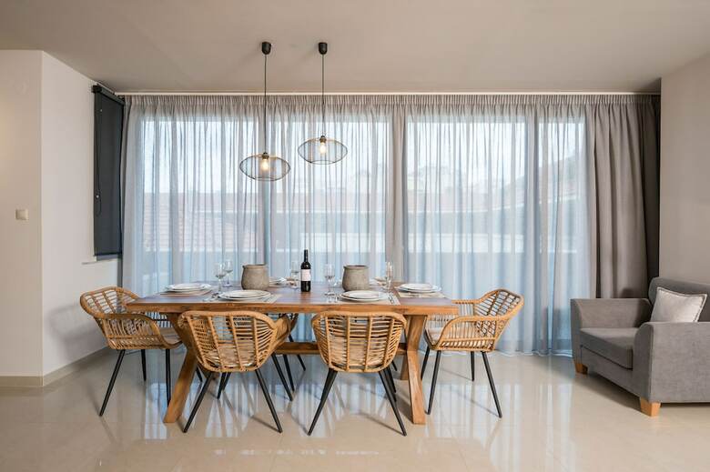 Trianon Luxury Apartments & Suites