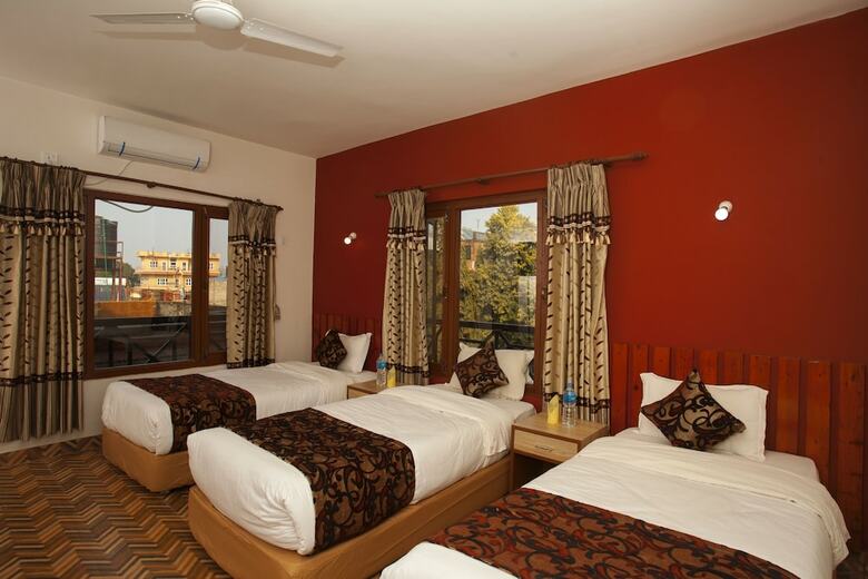 Bed & Breakfast Sauraha Holiday Home