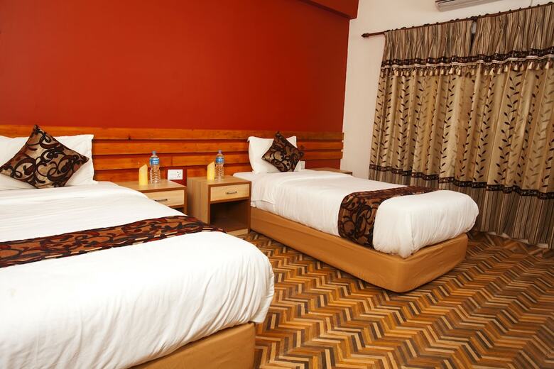 Bed & Breakfast Sauraha Holiday Home