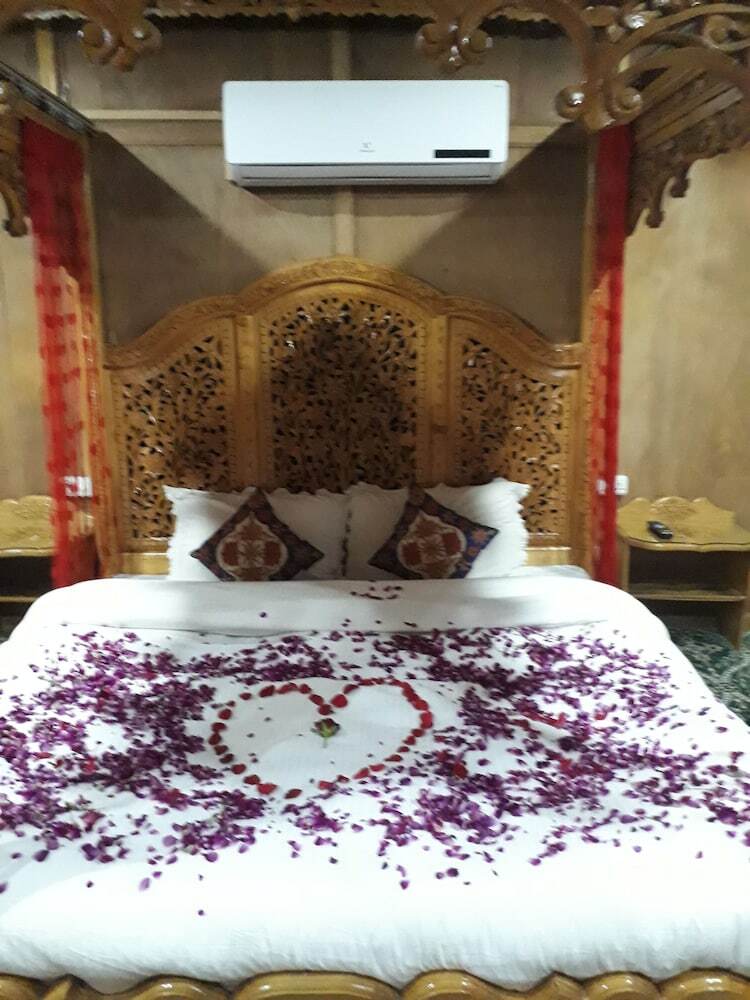 Hotel Badyari Palace Houseboat