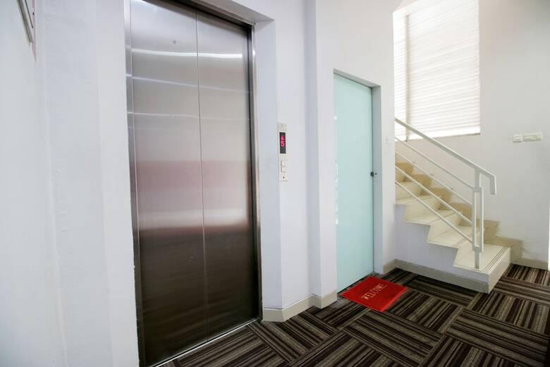 Hotel Airy Serpong Boulevard Bsd Timur Ah 2 Tangerang Selatan