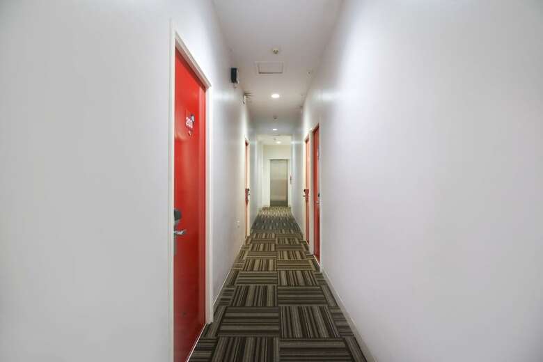 Hotel Airy Serpong Boulevard Bsd Timur Ah 2 Tangerang Selatan