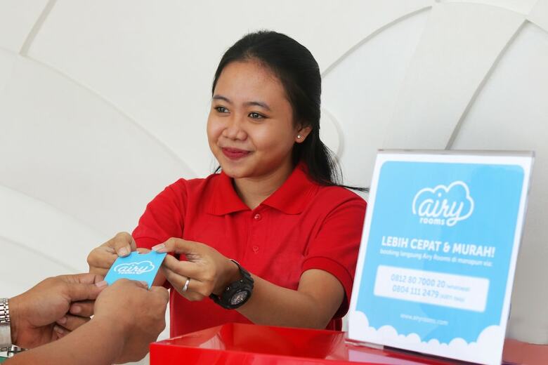Hotel Airy Serpong Boulevard Bsd Timur Ah 2 Tangerang Selatan