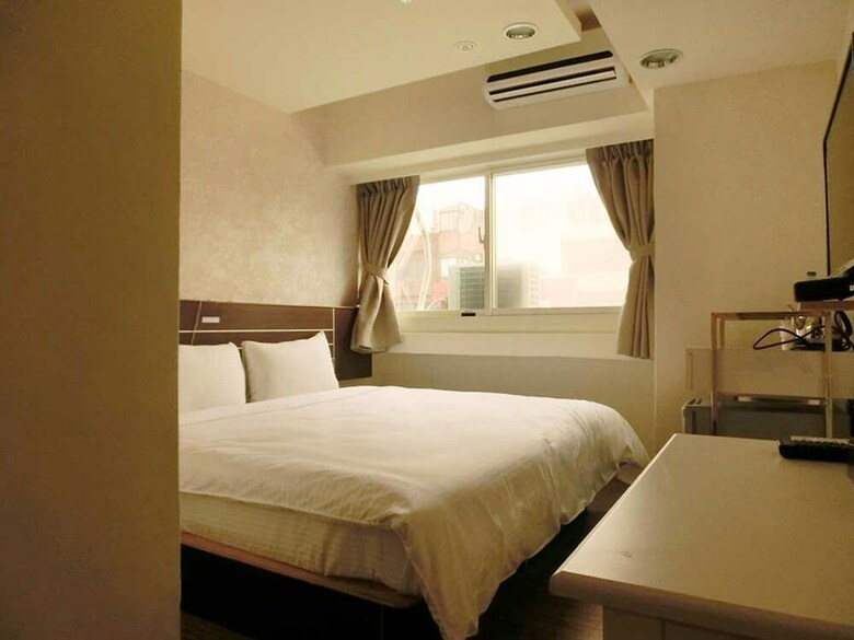 Jhong-sing Hotel