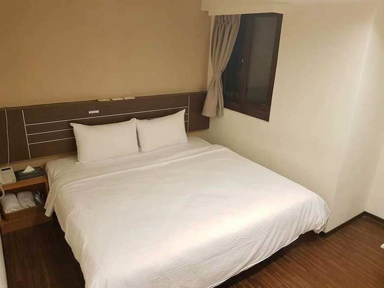 Jhong-sing Hotel